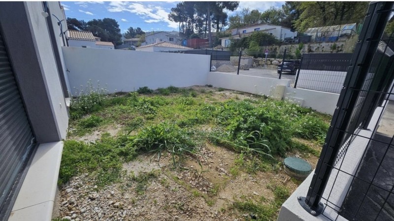 Aubagne terrain 250m2 avec villa de 98m2.