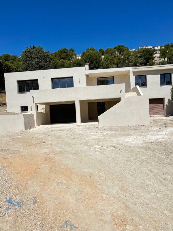 Rénovation et extension d’une ancienne bastide avec mise en place d’un ascenseur intérieur et modification du système de chauffage par un gainable zoné la commune de Carnoux