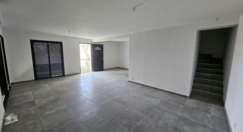 Aubagne terrain 250m2 avec villa de 98m2.