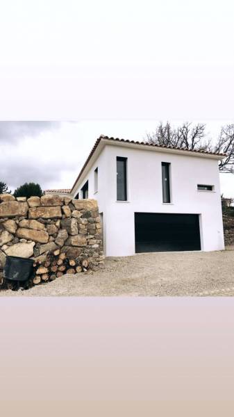 Villa alliant Contemporain et Traditionnel sur la commune de la Bouilladisse.