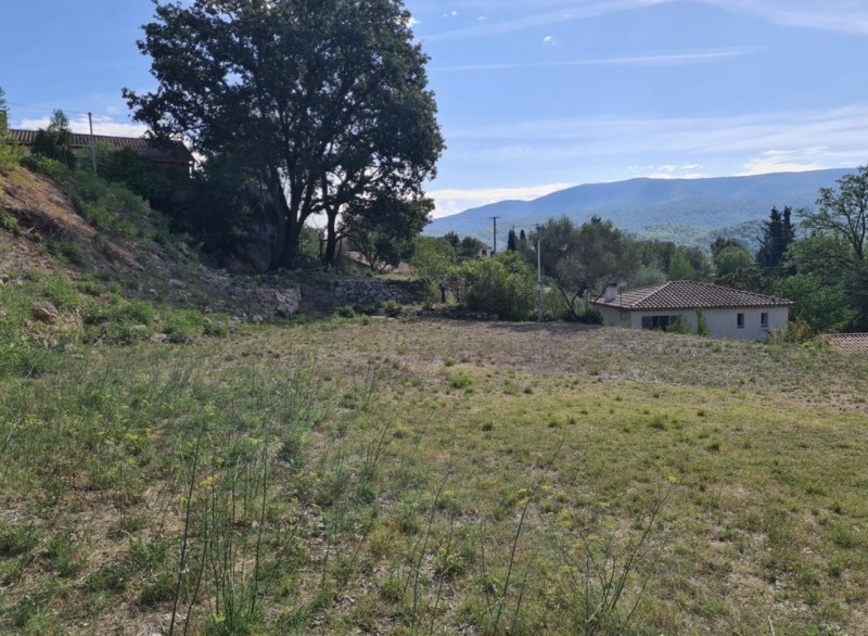 terrain en position dominante, au calme absolue sur la commune d’Auriol dans le 13 Bouches-du-Rhône