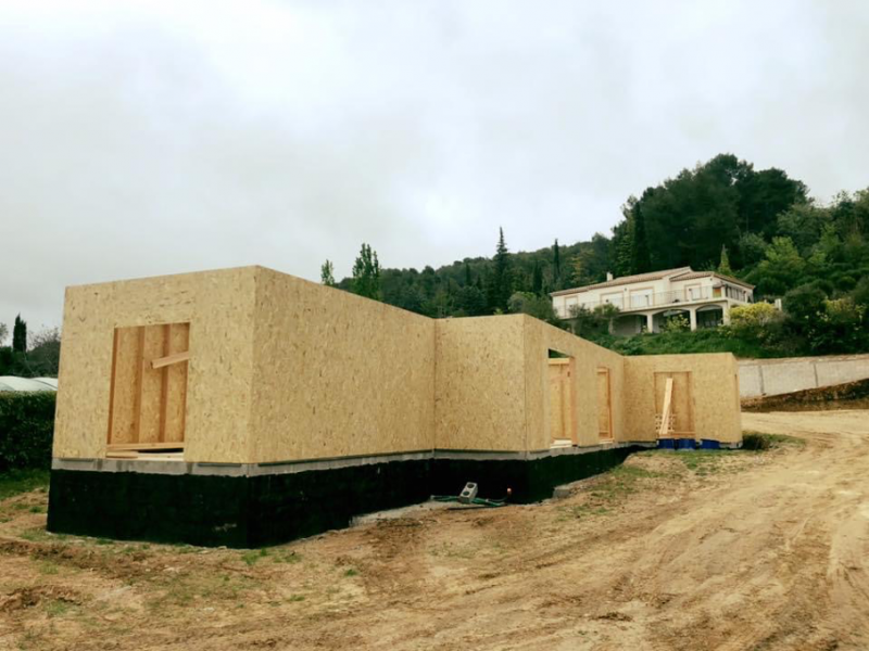 Construction d'une maison de style provencale au norme RT2012 en Ossature bois sur la commune de St Zacharie dans le Var