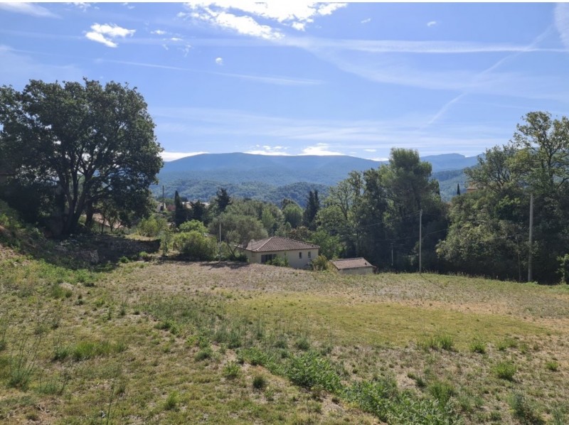 terrain en position dominante, au calme absolue sur la commune d’Auriol dans le 13 Bouches-du-Rhône