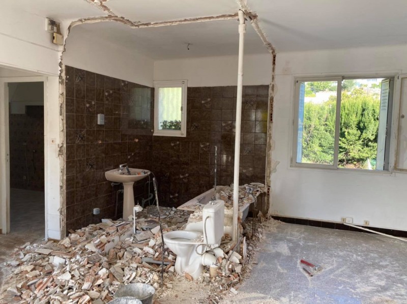 Rénovation et extension d’une ancienne bastide avec mise en place d’un ascenseur intérieur et modification du système de chauffage par un gainable zoné la commune de Carnoux
