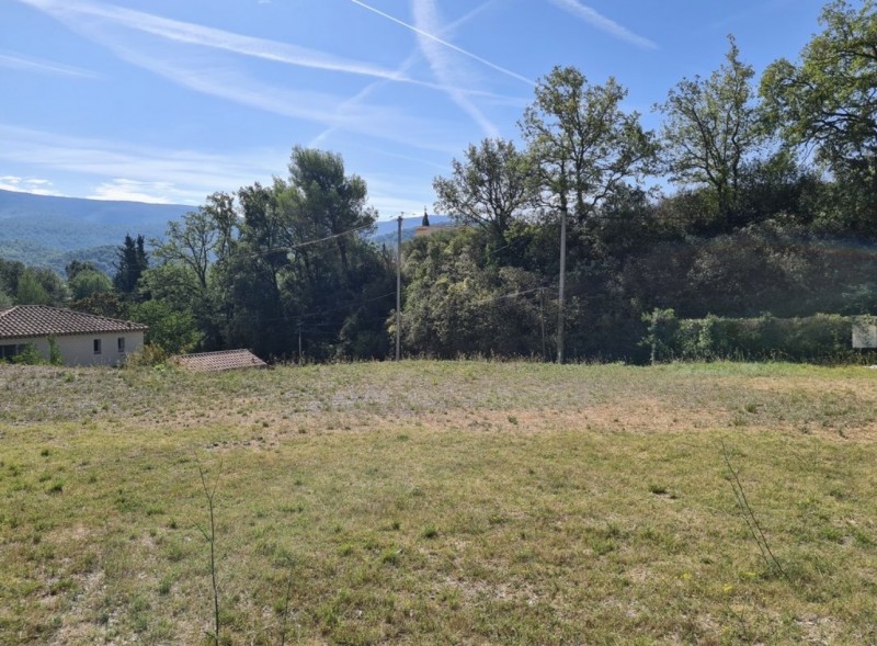 terrain en position dominante, au calme absolue sur la commune d’Auriol dans le 13 Bouches-du-Rhône