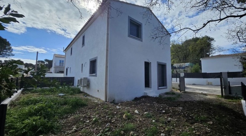 Aubagne terrain 250m2 avec villa de 98m2.